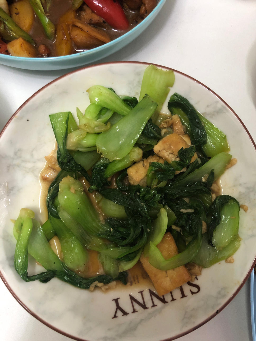 好吃到原地爆炸的黄焖鸡