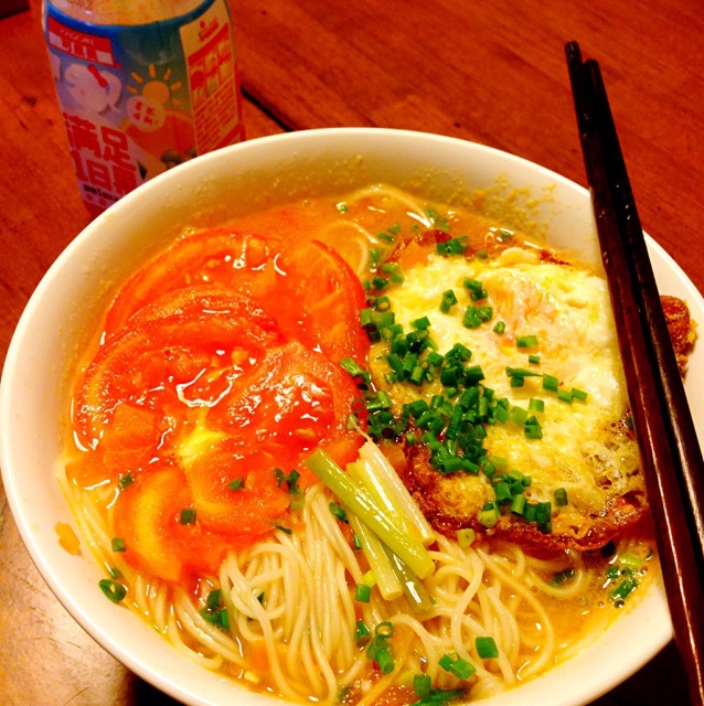 摩小亚做的番茄煎蛋面