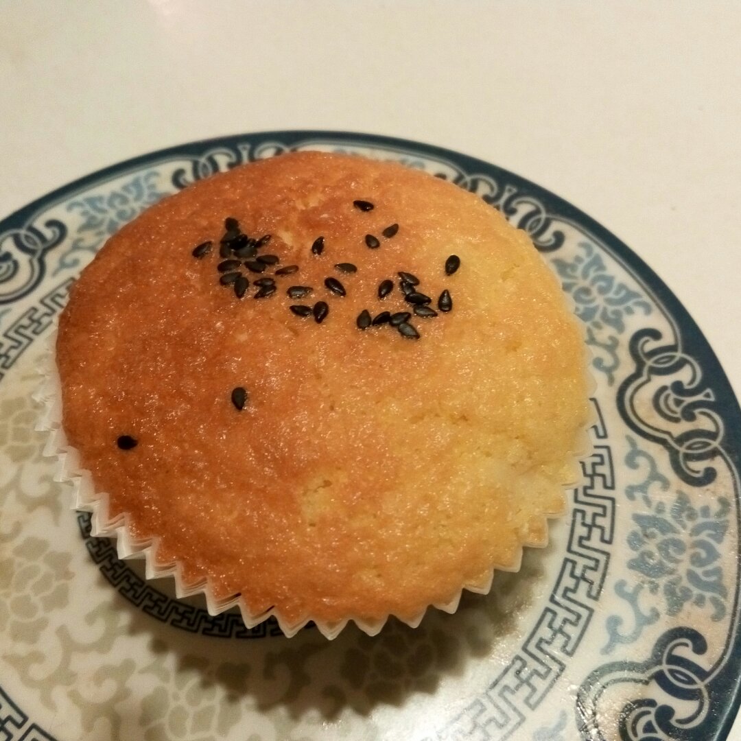 不会回缩的纸杯蛋糕