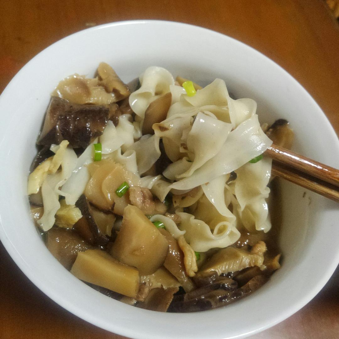 香菇鸡丝面