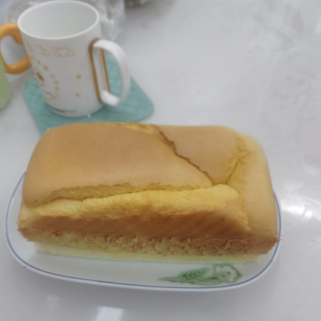 堪比柯基屁股
爆浆芝士🧀古早蛋糕