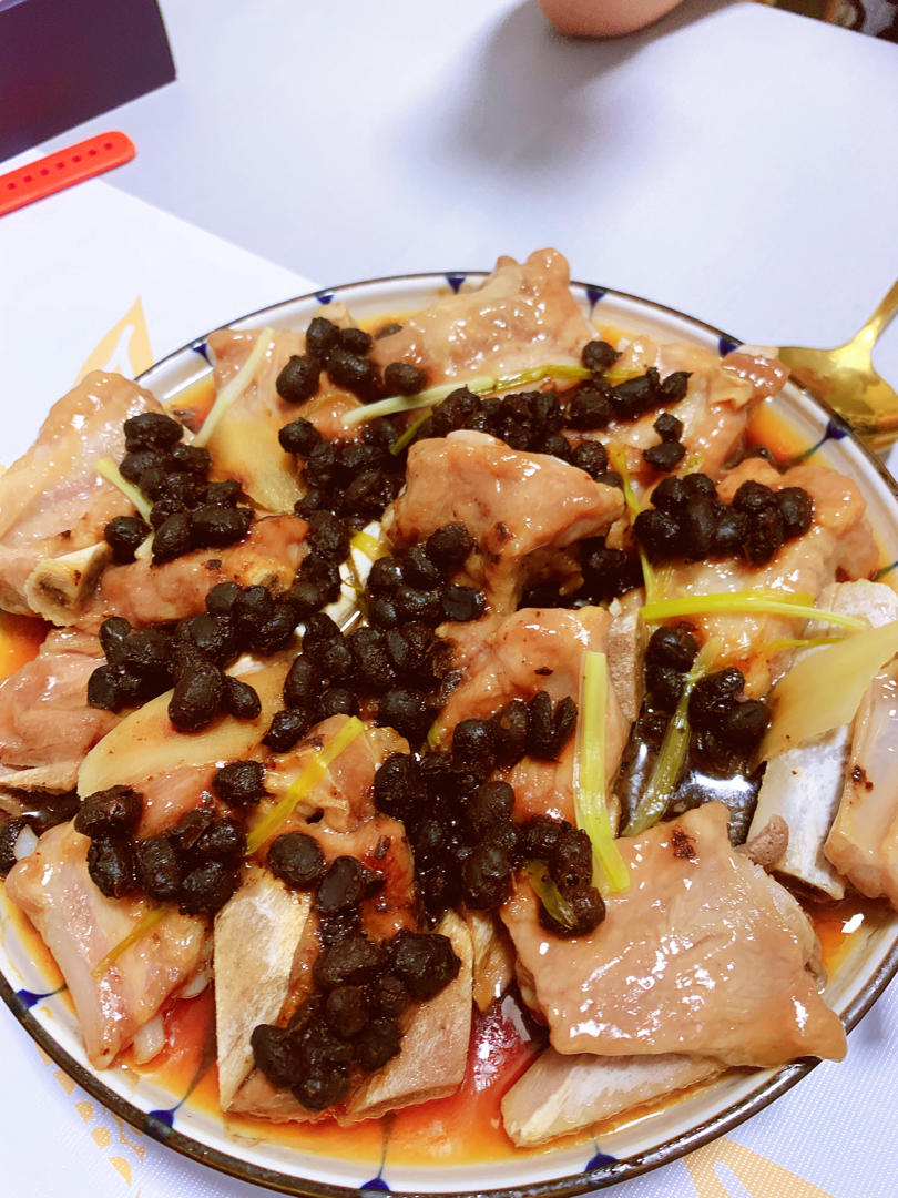 一咬下去就骨肉分离的豉汁蒸排骨