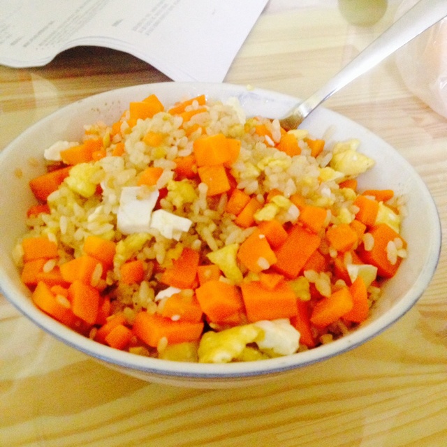 胡萝卜炒饭
