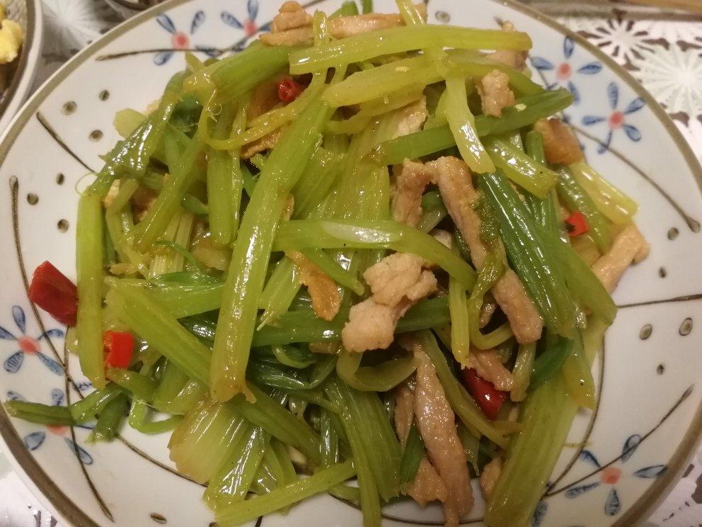 芹菜炒肉