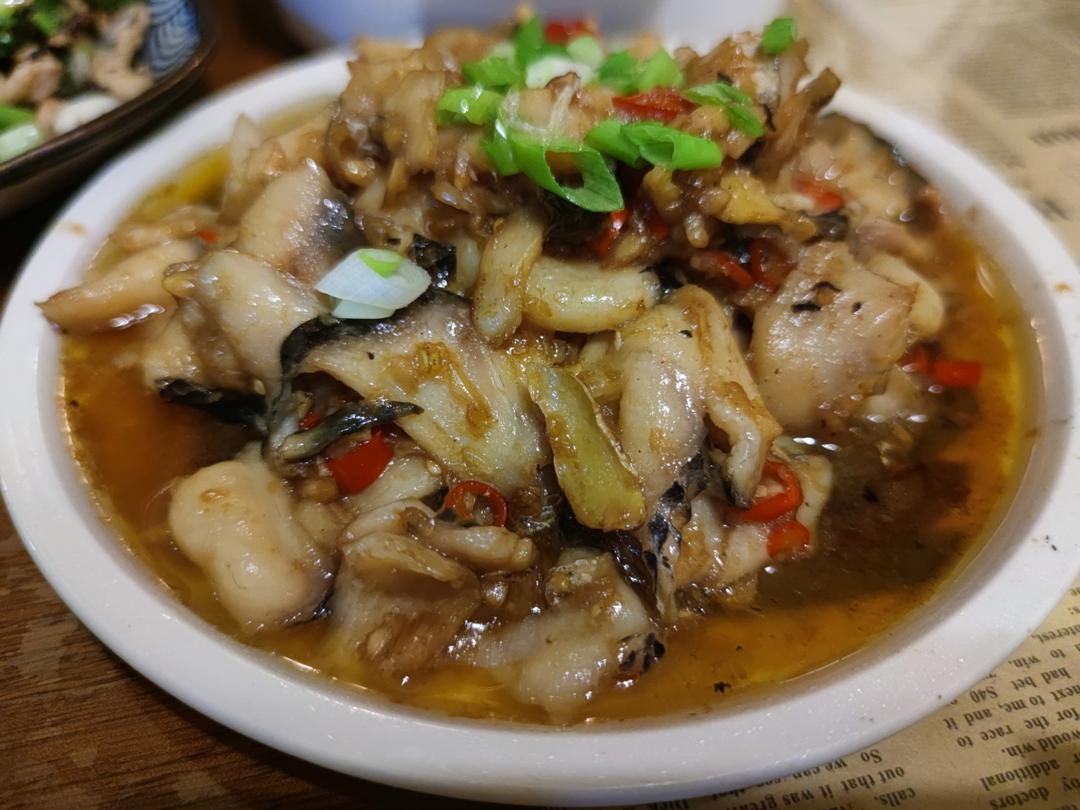火爆餐厅的蒜香鱼片，鲜香美味又下饭