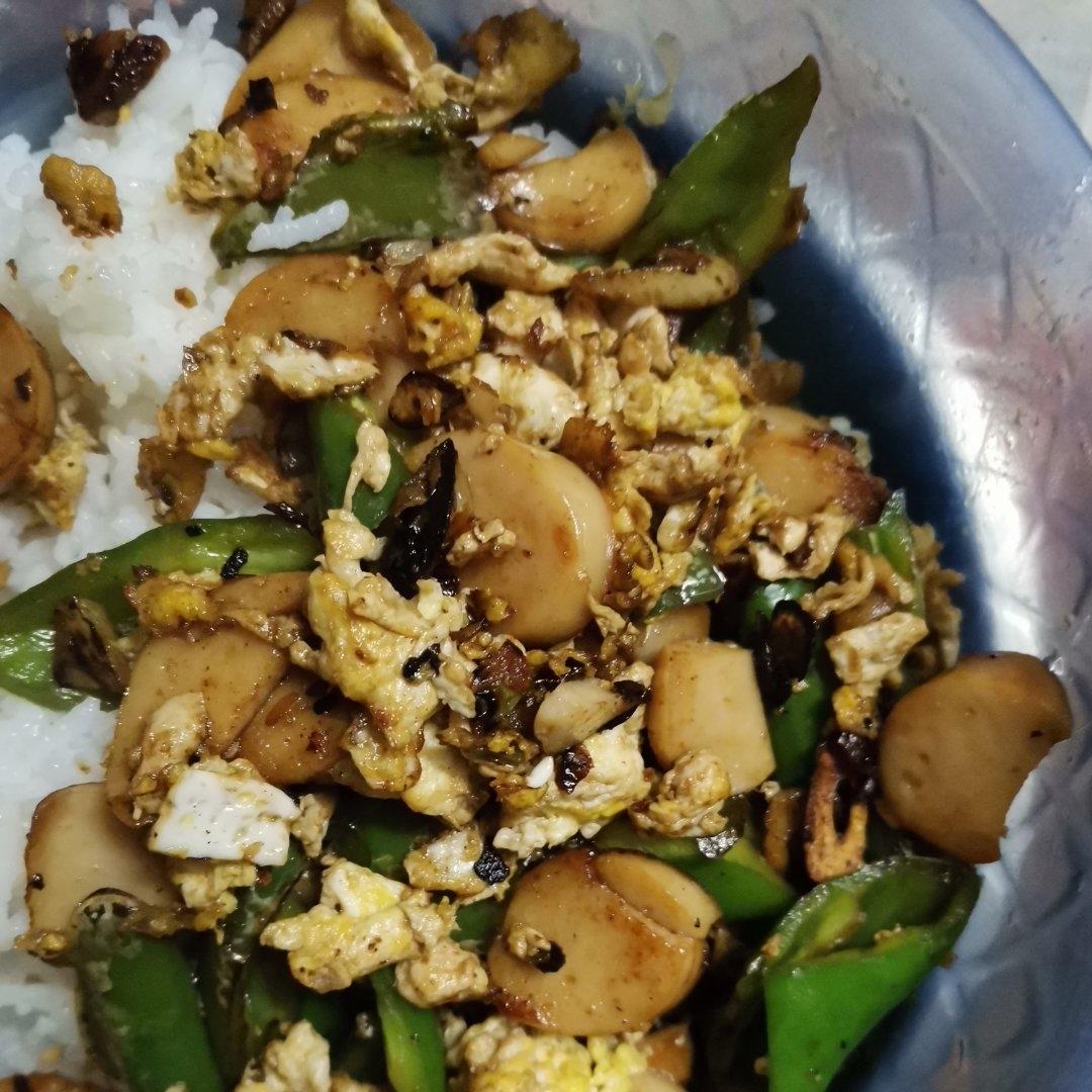超下饭的青椒火腿炒蛋