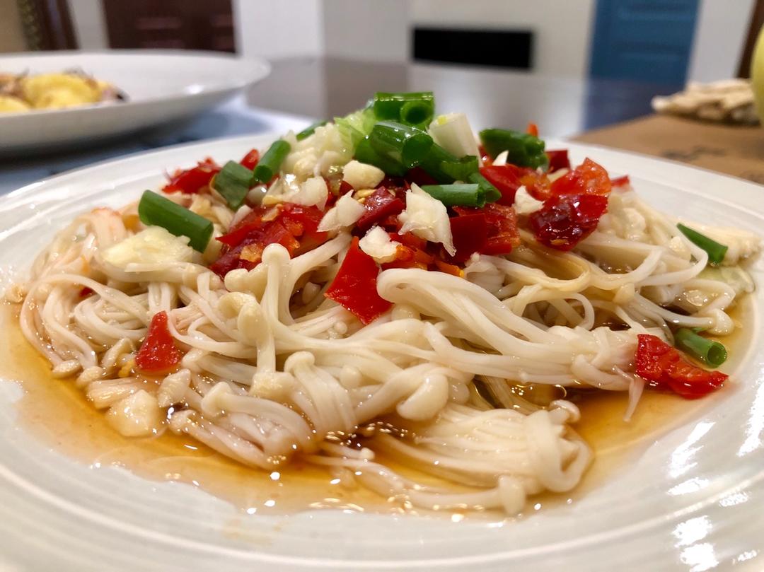 十分钟快手菜--剁椒金针菇