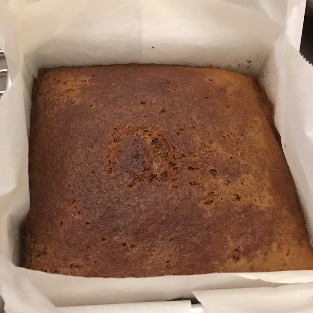 浓郁的蜂巢蛋糕