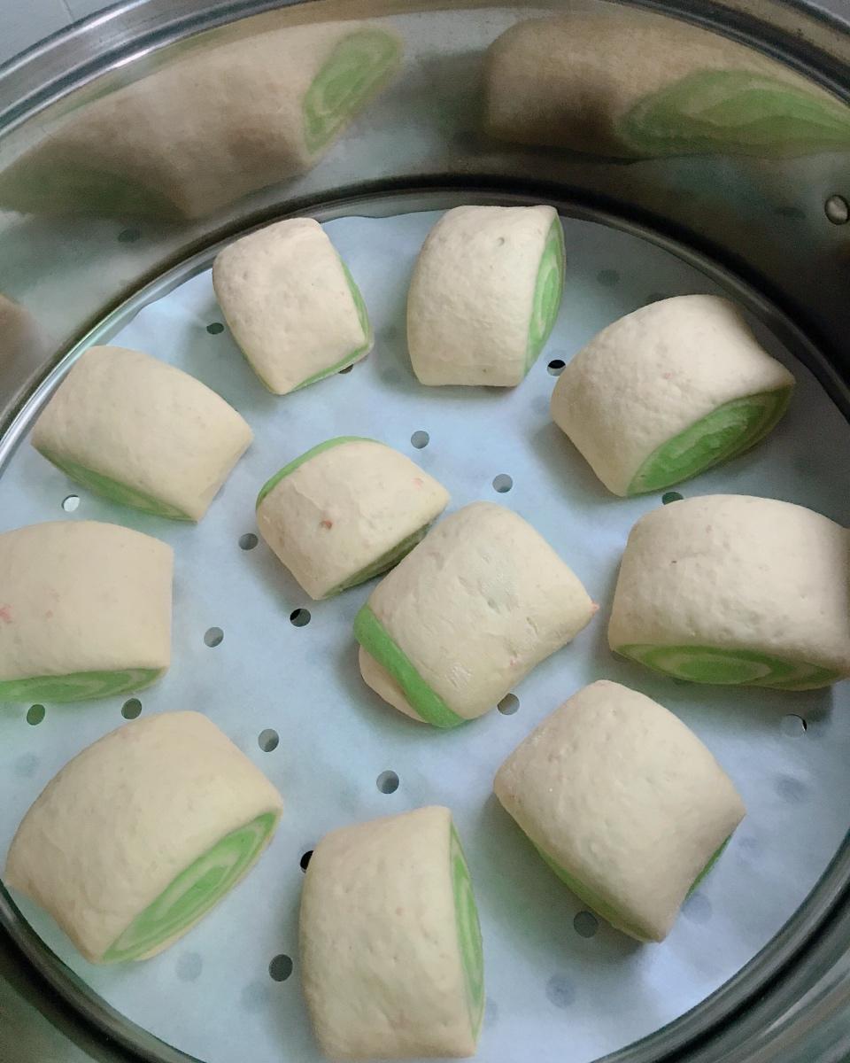 胡萝卜菠菜花样馒头