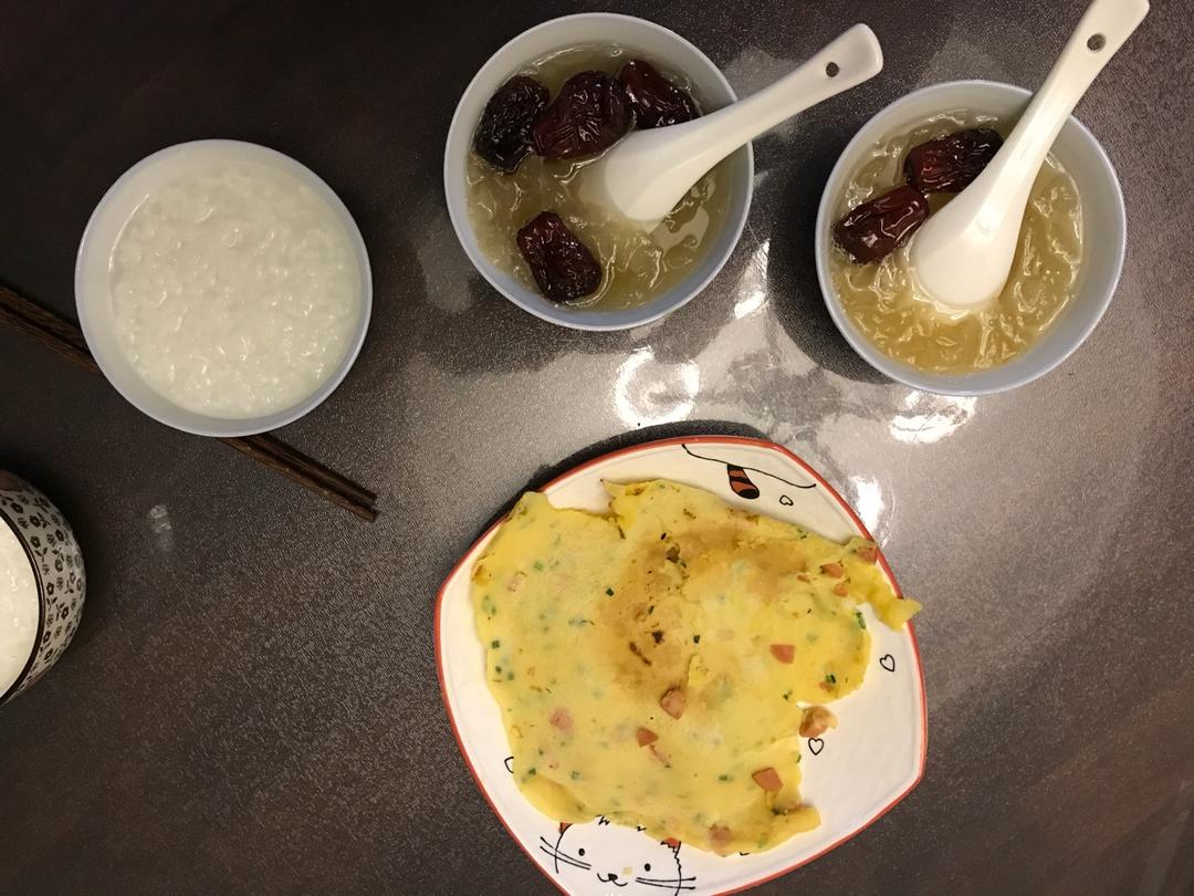 火腿肠葱花鸡蛋饼
