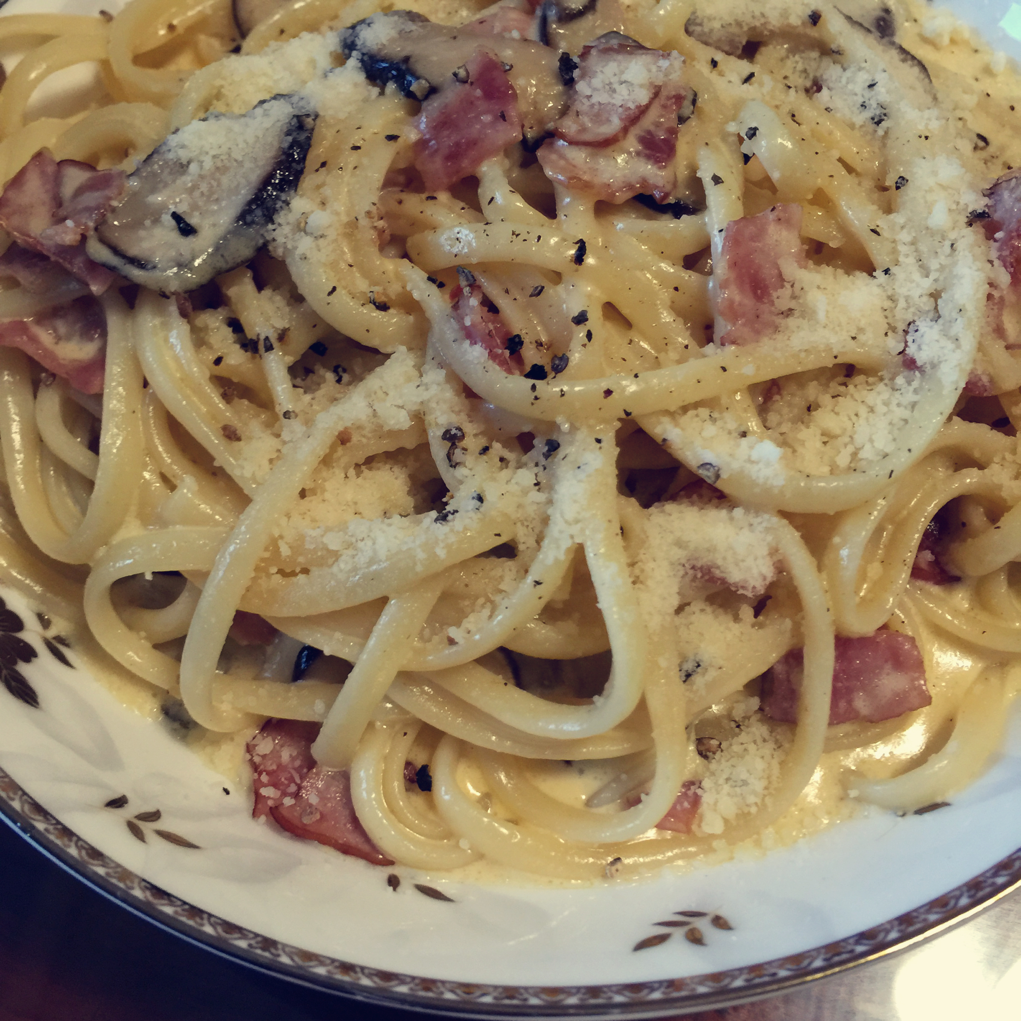 白蘑菇奶油培根意面