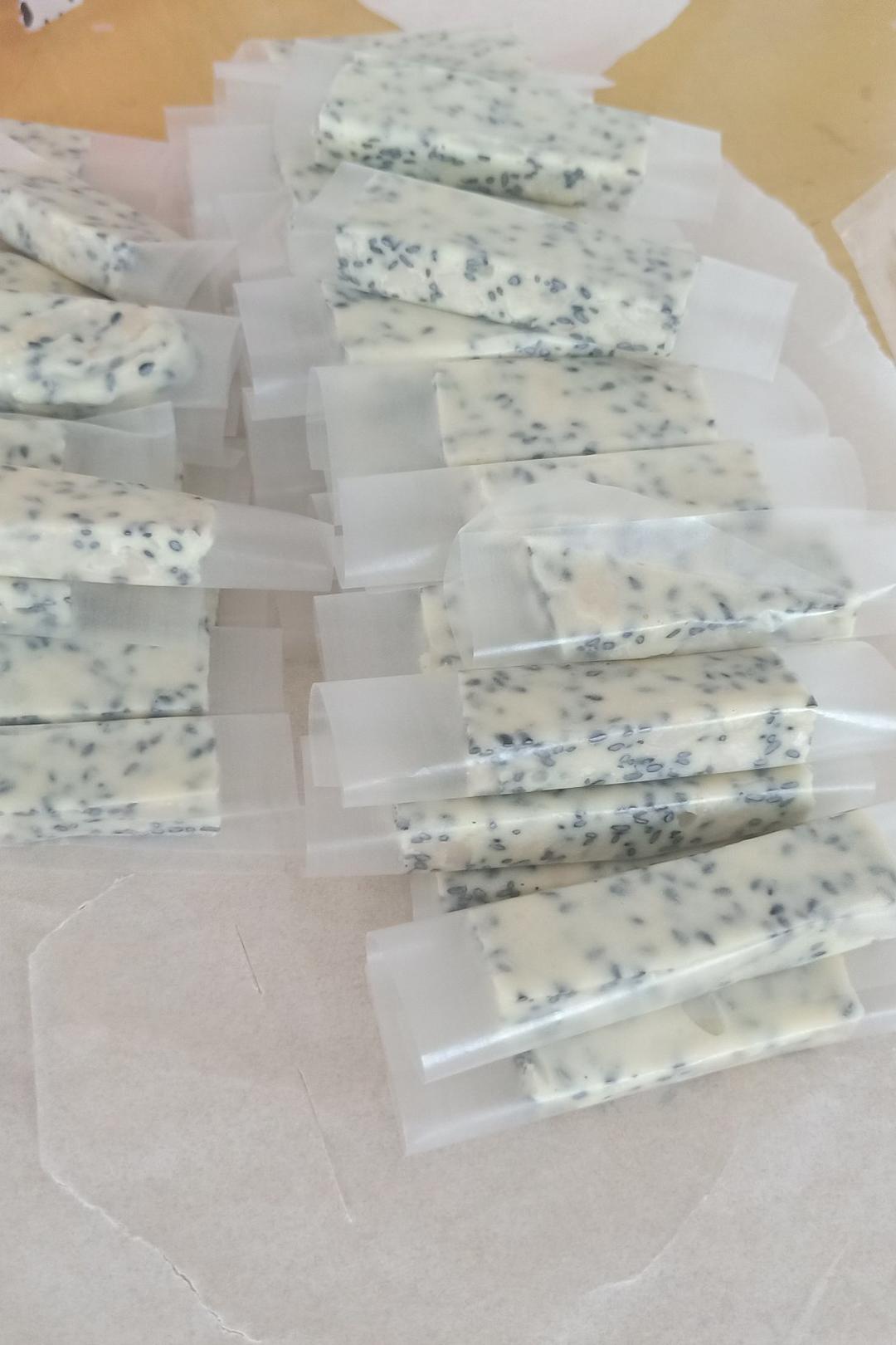 芝麻花生牛轧糖