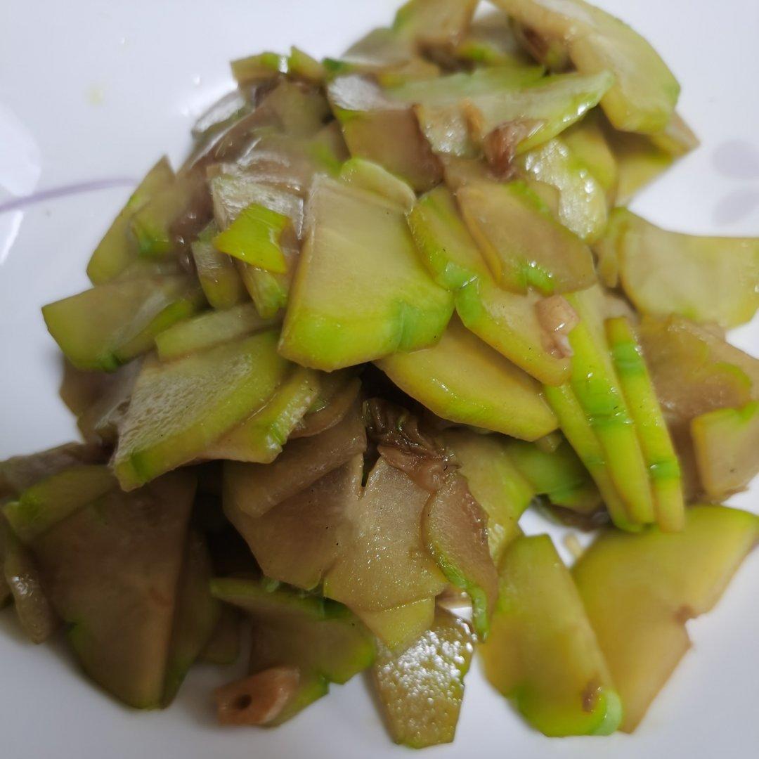 素炒佛手瓜-营养丰富、鲜嫩清甜