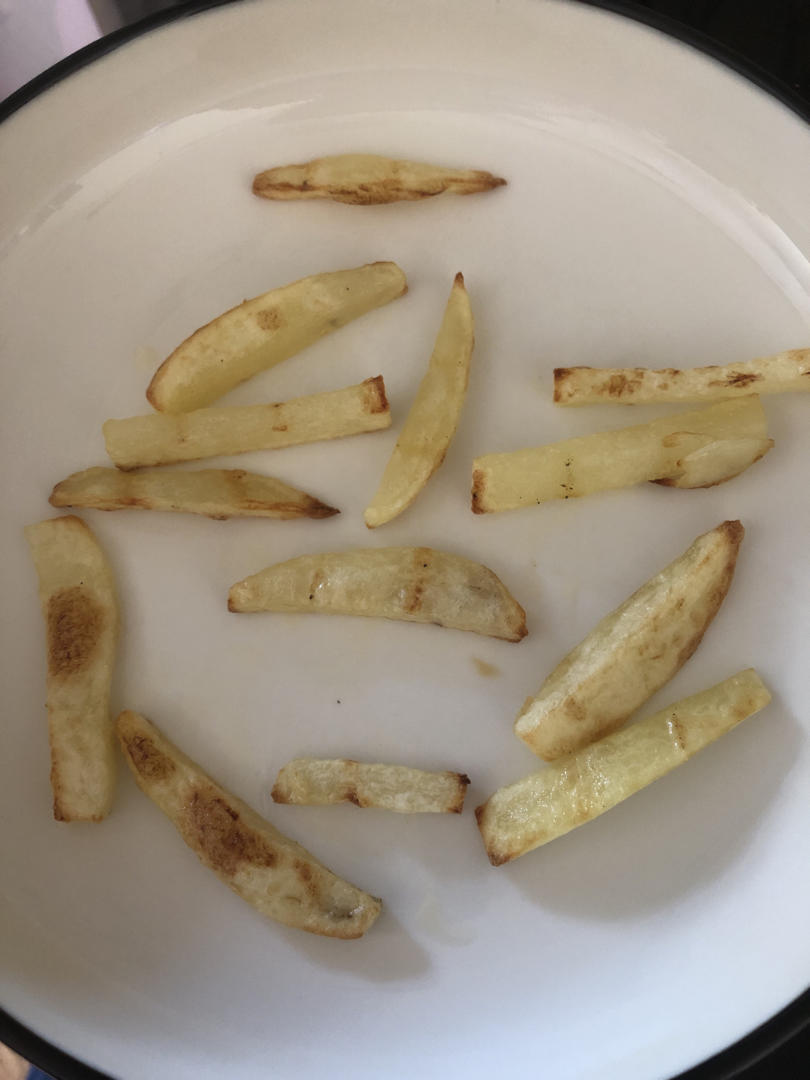 谁说孩子不能吃薯条？别人家孩子吃薯条也健康！
婴儿烤箱版薯条