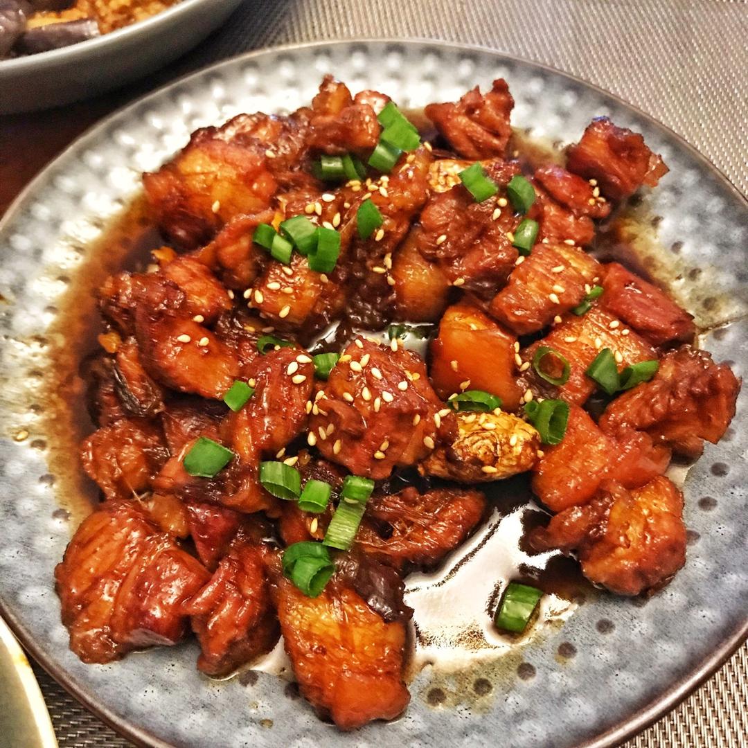 快手金蒜红烧肉