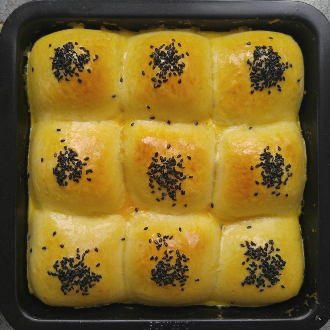 牛奶红豆沙餐包