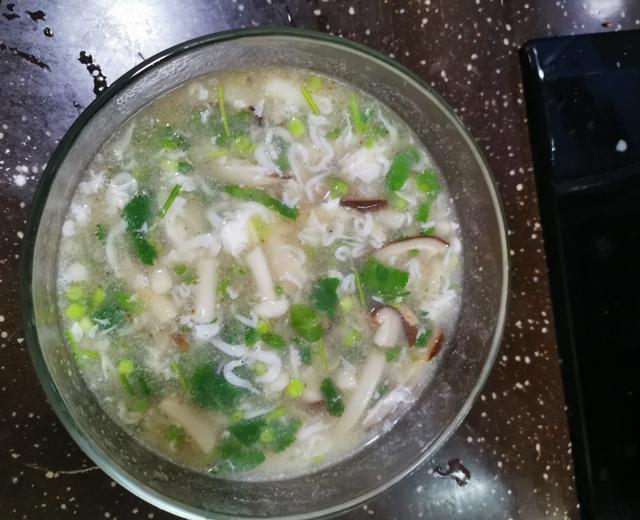 双菇银鱼汤的做法