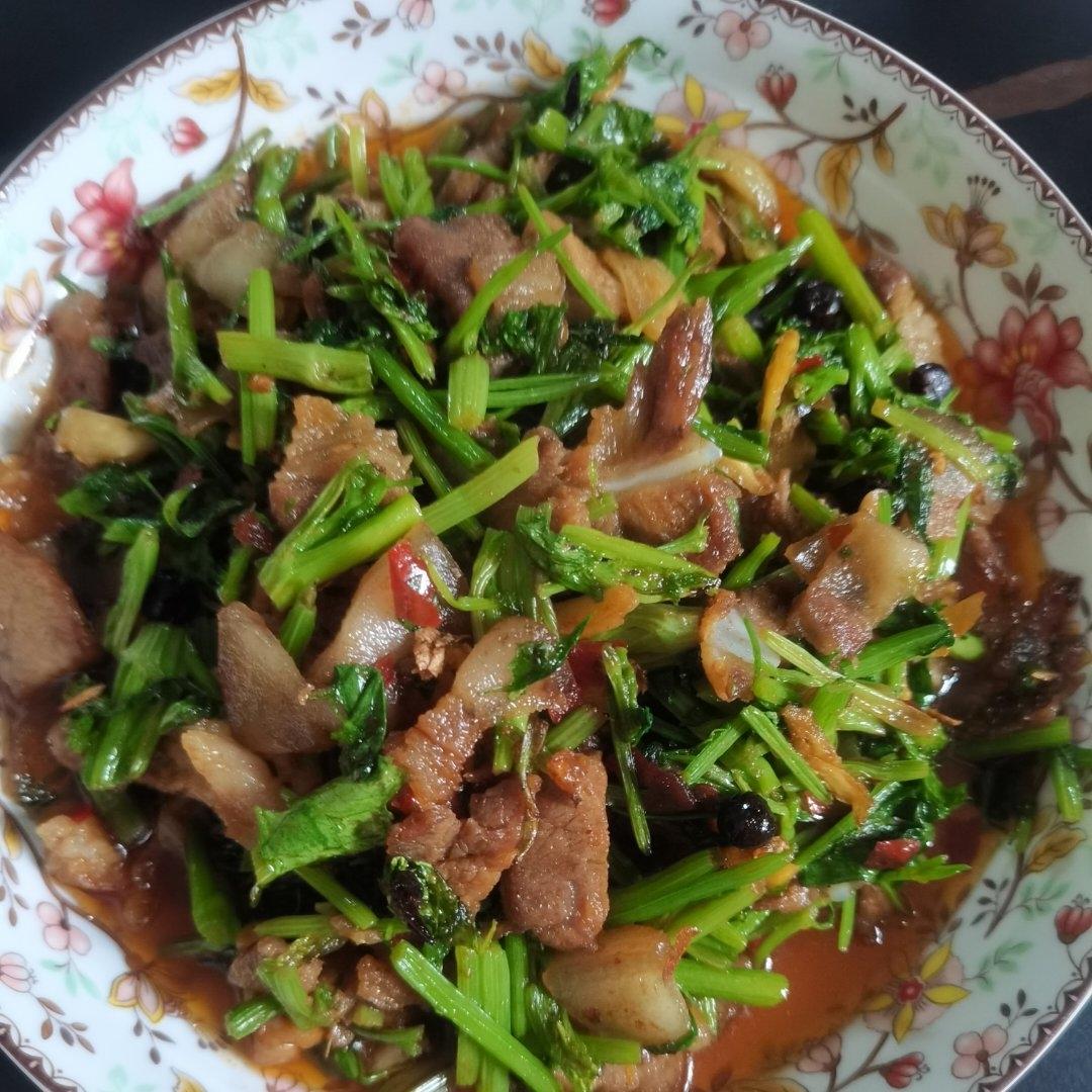 芹菜回锅肉