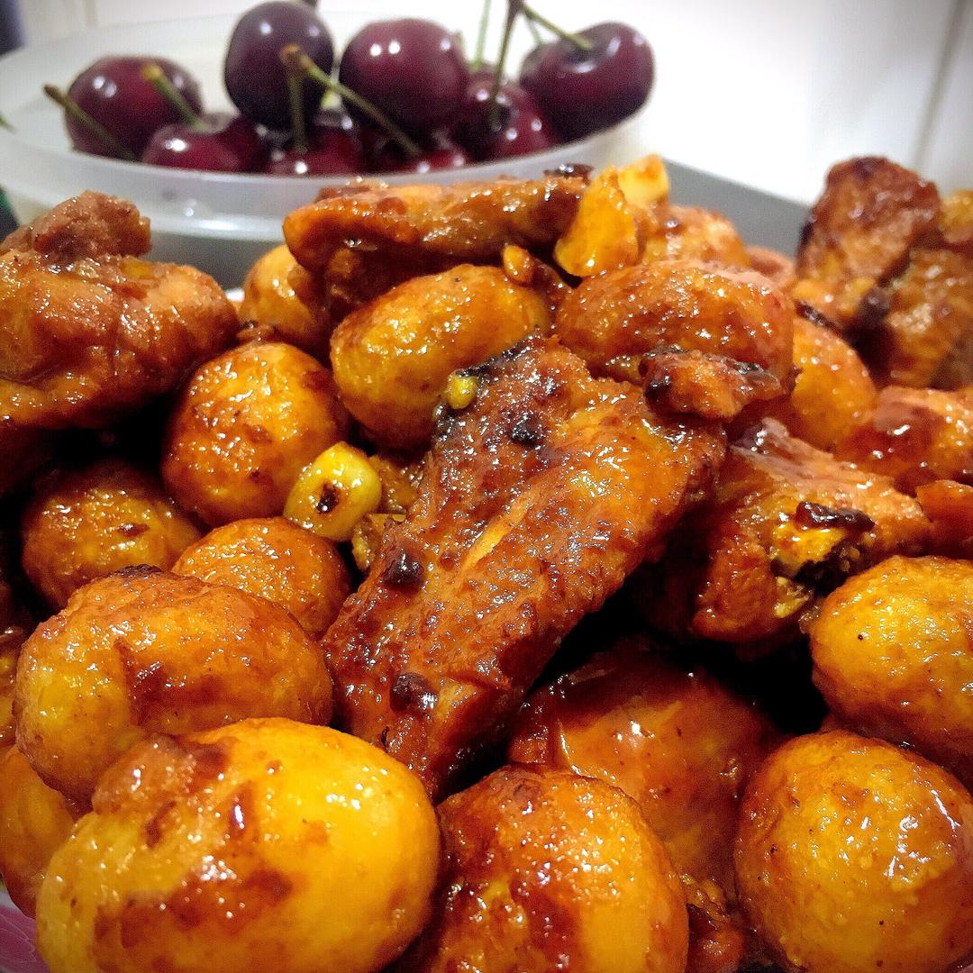 红烧鹌鹑蛋排骨