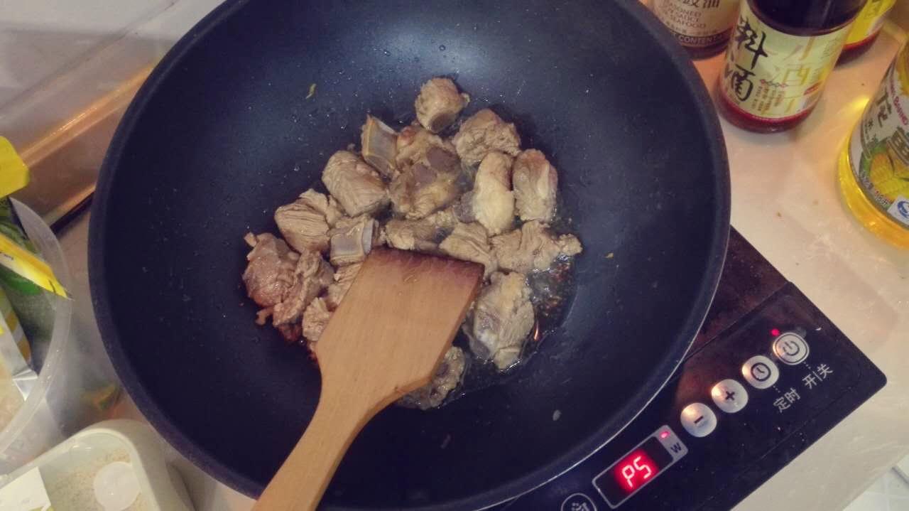 电压力锅萝卜香菇排骨焖饭的做法 步骤2
