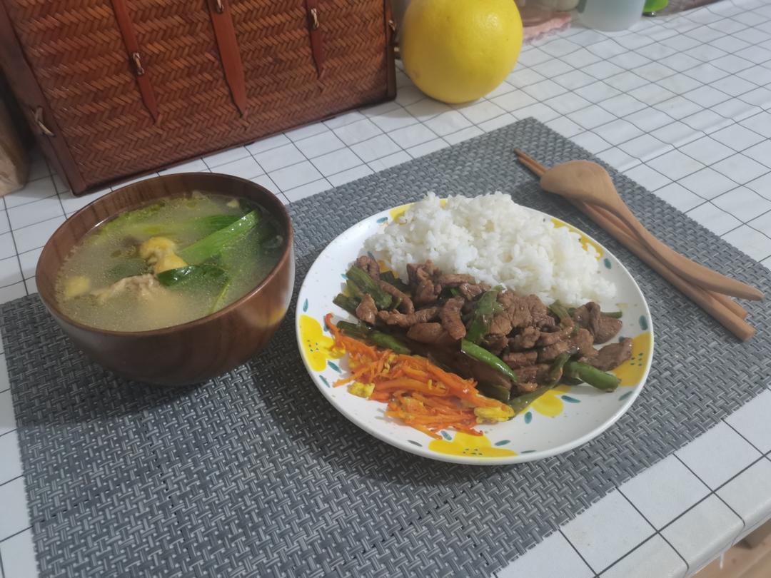 青椒肉丝，这样炒太好吃了。