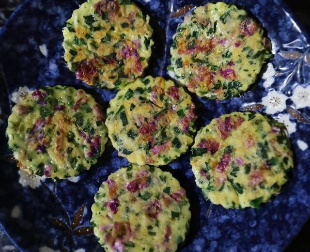 颜值与味道俱在线的韭菜鲜花蛋饼，还超级简单的做法