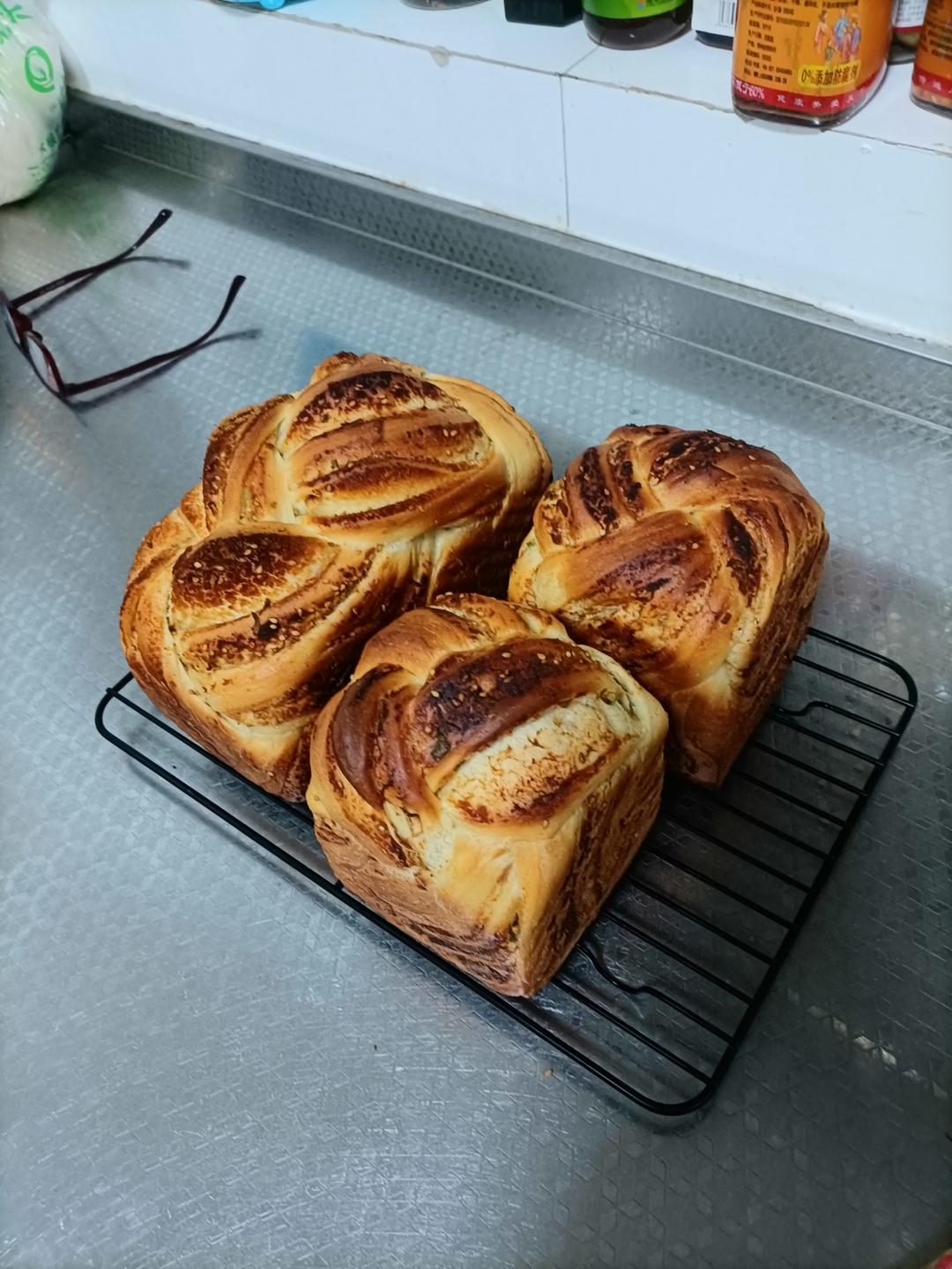 香葱肉松吐司/250克水立方