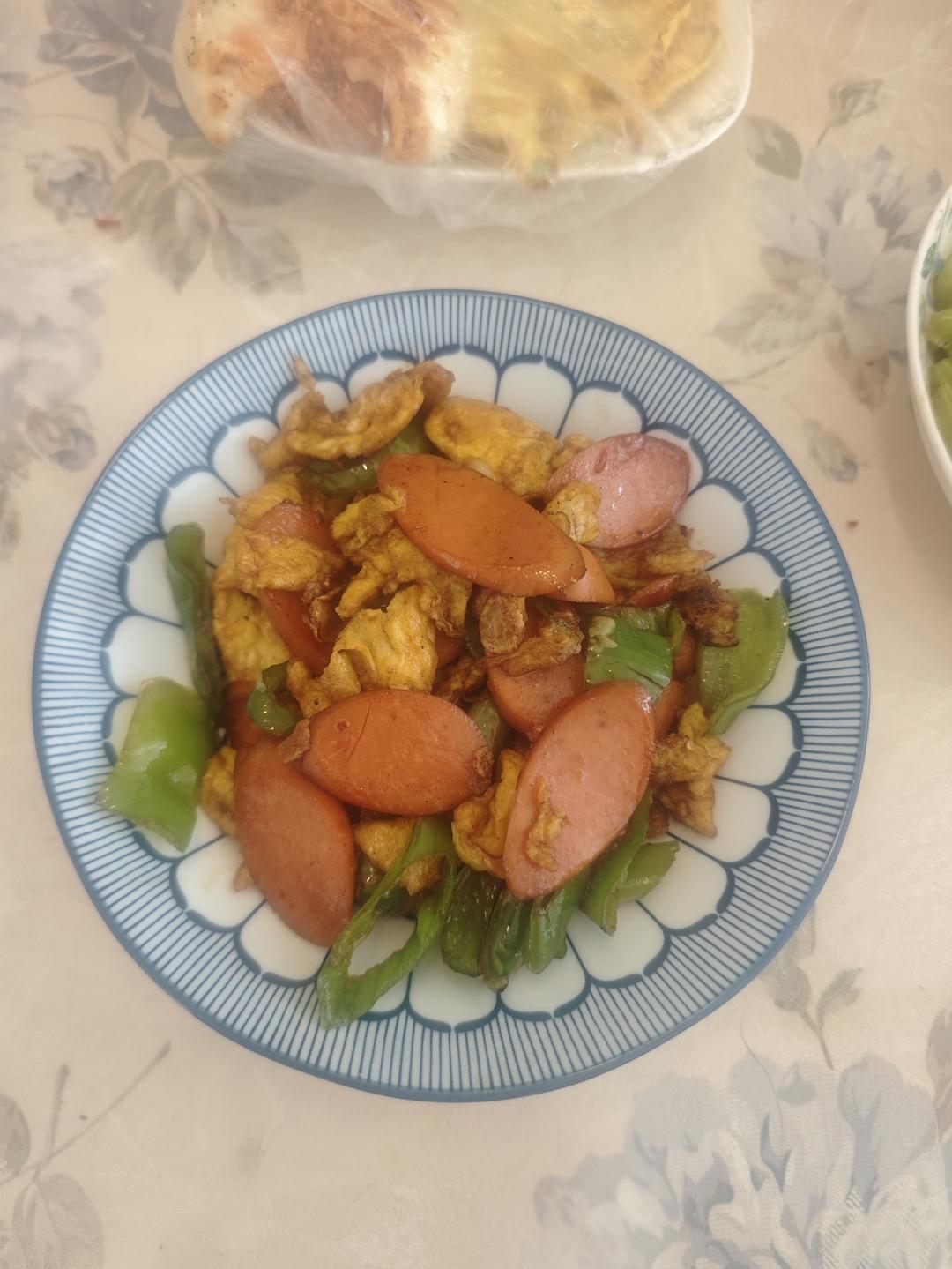 鸡蛋火腿炒青椒