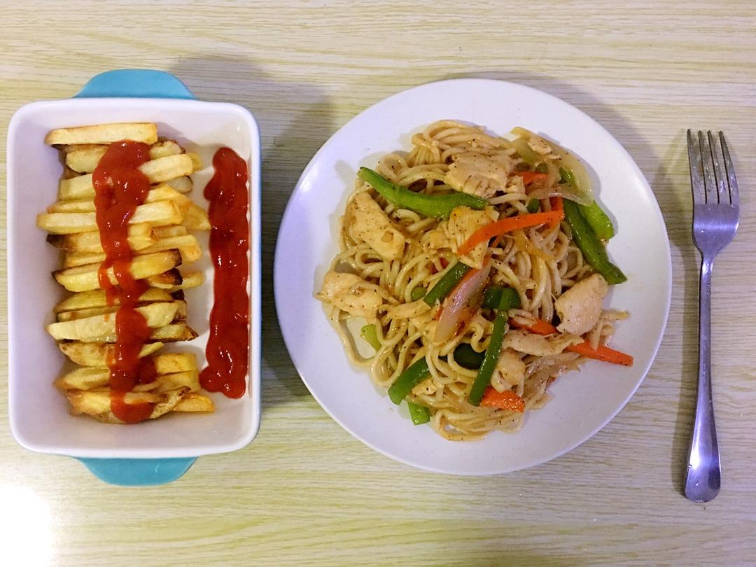 黑椒鸡丝意面
