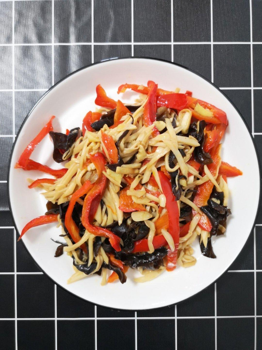 杏鲍菇／鸡腿菇炒青椒