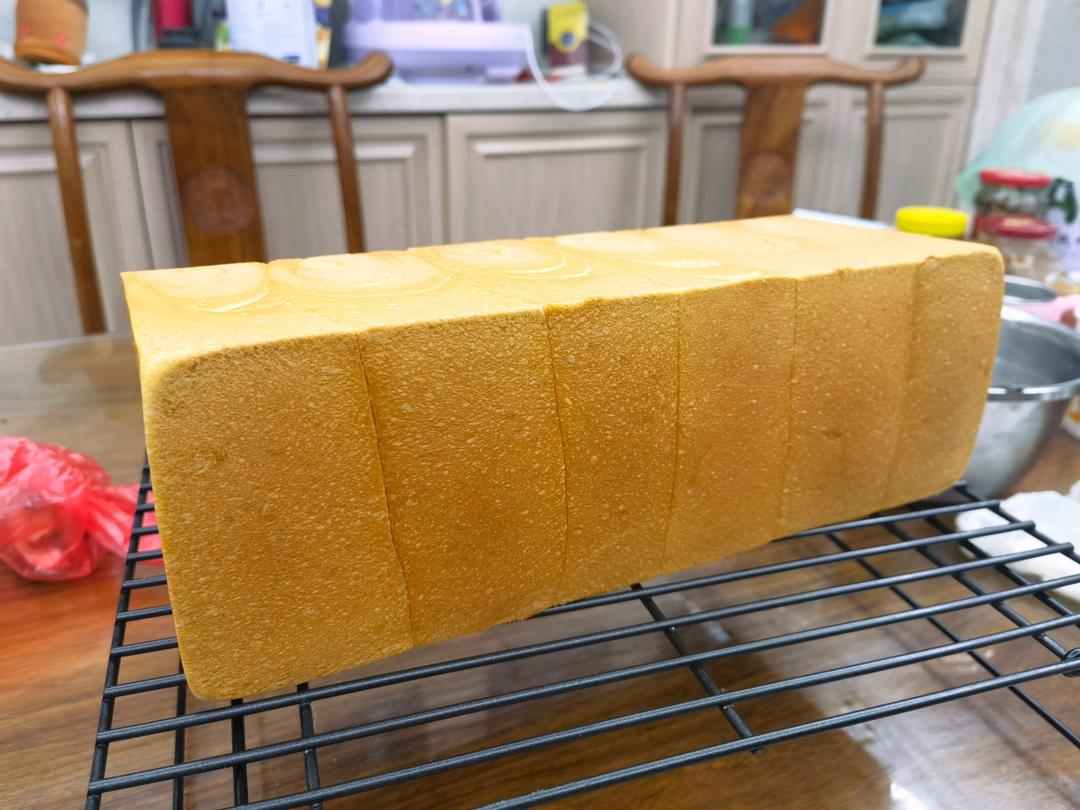 超级绵软拉丝的——牛奶南瓜吐司