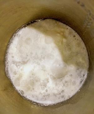 椰汁薏米花生甜汤的做法 步骤2