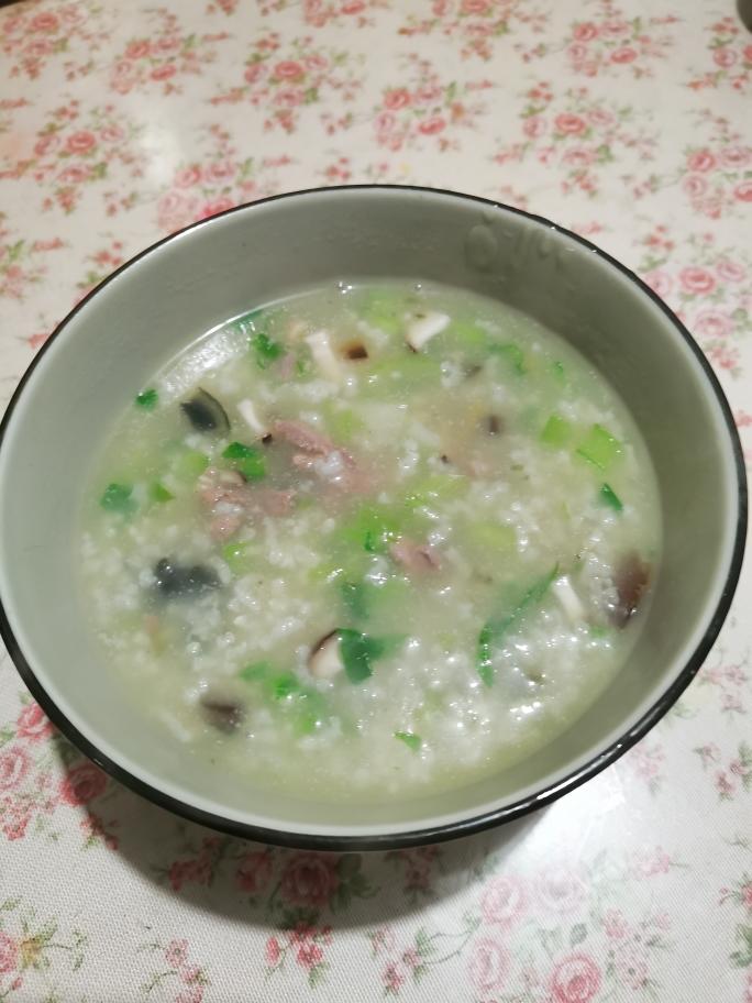 超简单的皮蛋瘦肉粥