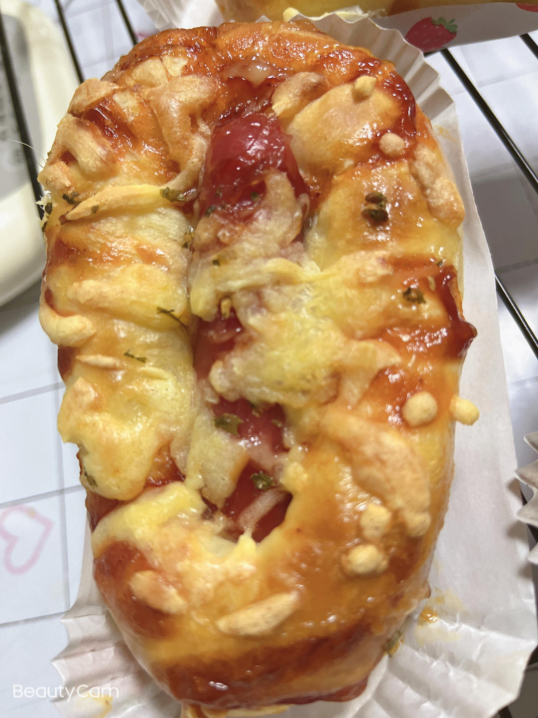 一个面团撑起一家店的台式面包—香肠面包