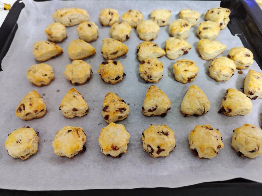 蔓越莓司康（英式甜品届的扛把子）