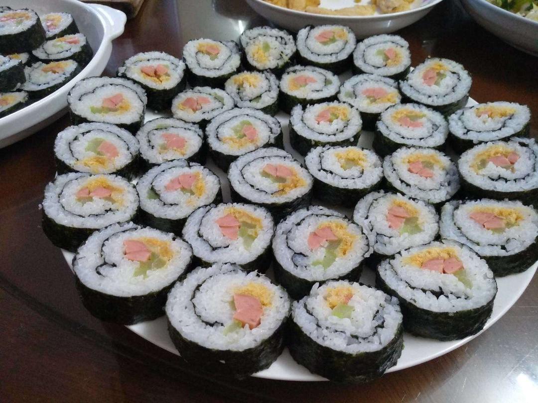 紫菜卷寿司