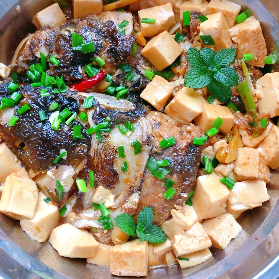 红烧鱼头豆腐