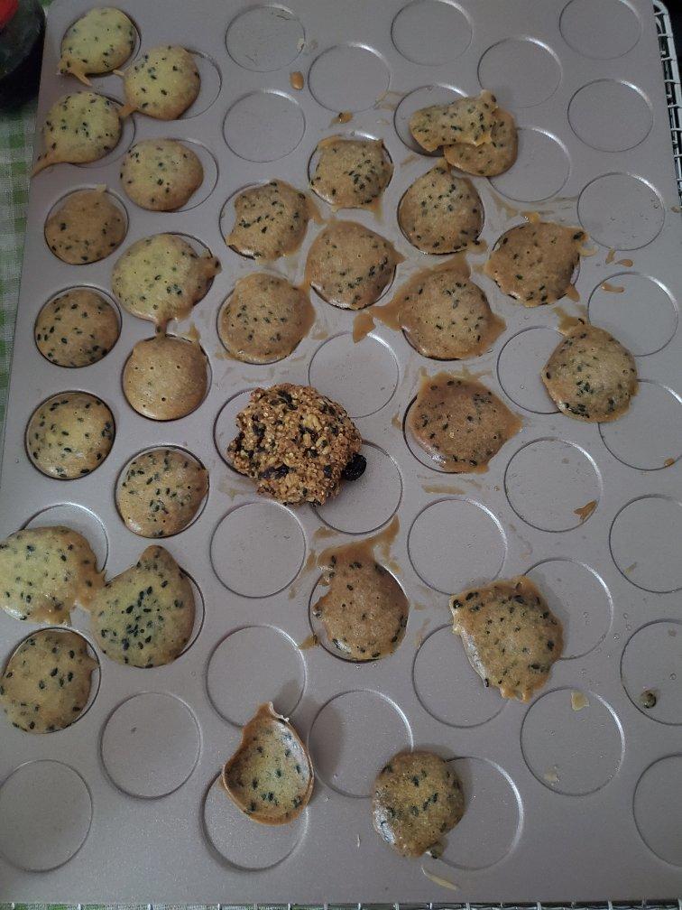 【亲子烘培】黑芝麻鸡蛋脆薄饼杏仁片小圆饼干入门级小白操作简单