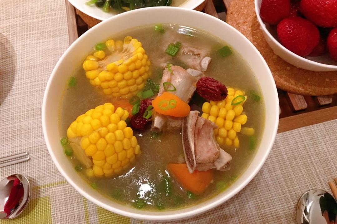 好喝的玉米排骨汤🌽
