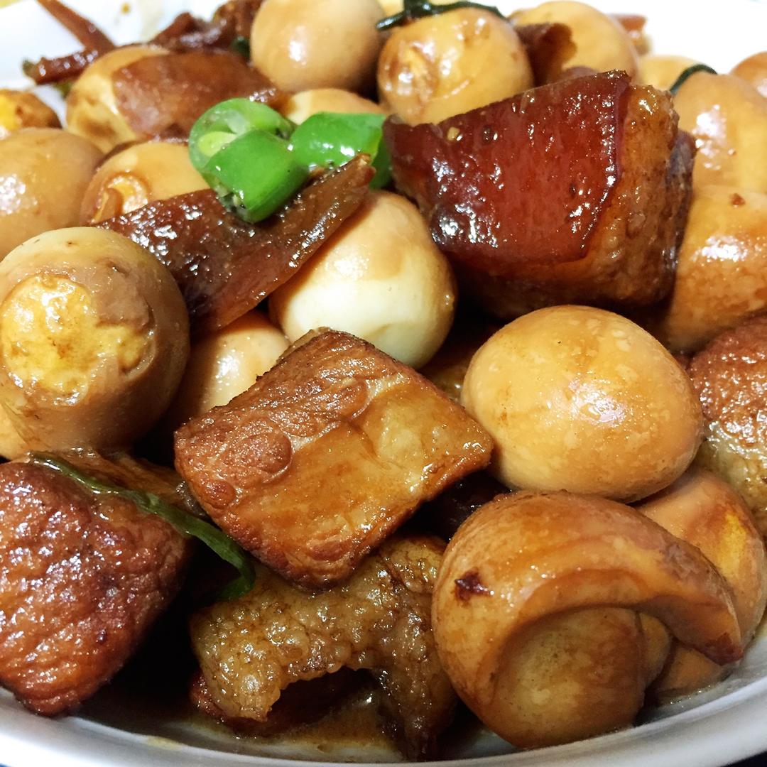 加了鹌鹑蛋后，这盘红烧肉，美味的逆天啦——鹌鹑蛋烧肉（孔瑶食谱）