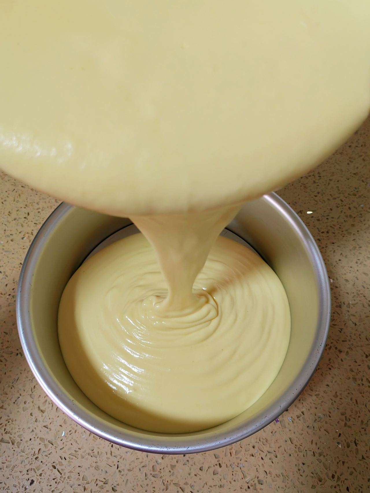 简单易学的芒果奶油蛋糕（8寸）的做法 步骤11