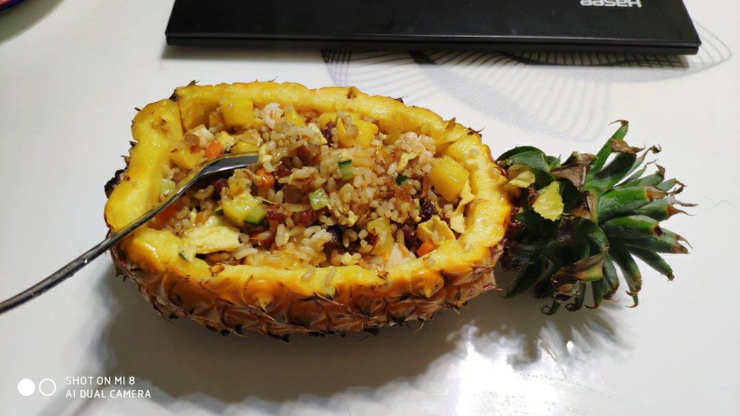 虾仁菠萝炒饭