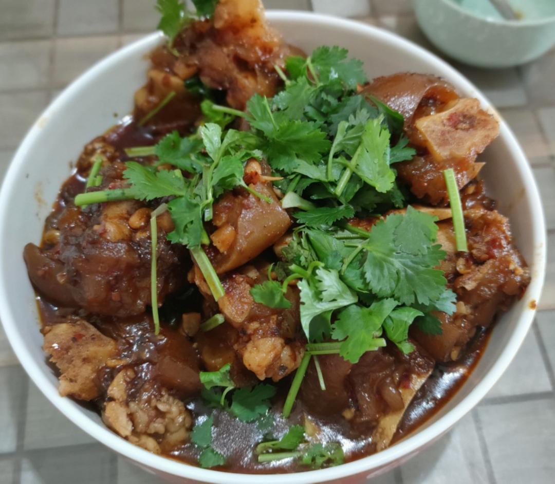 紅烧牛脚（🐮蹄子）满满的胶原蛋白