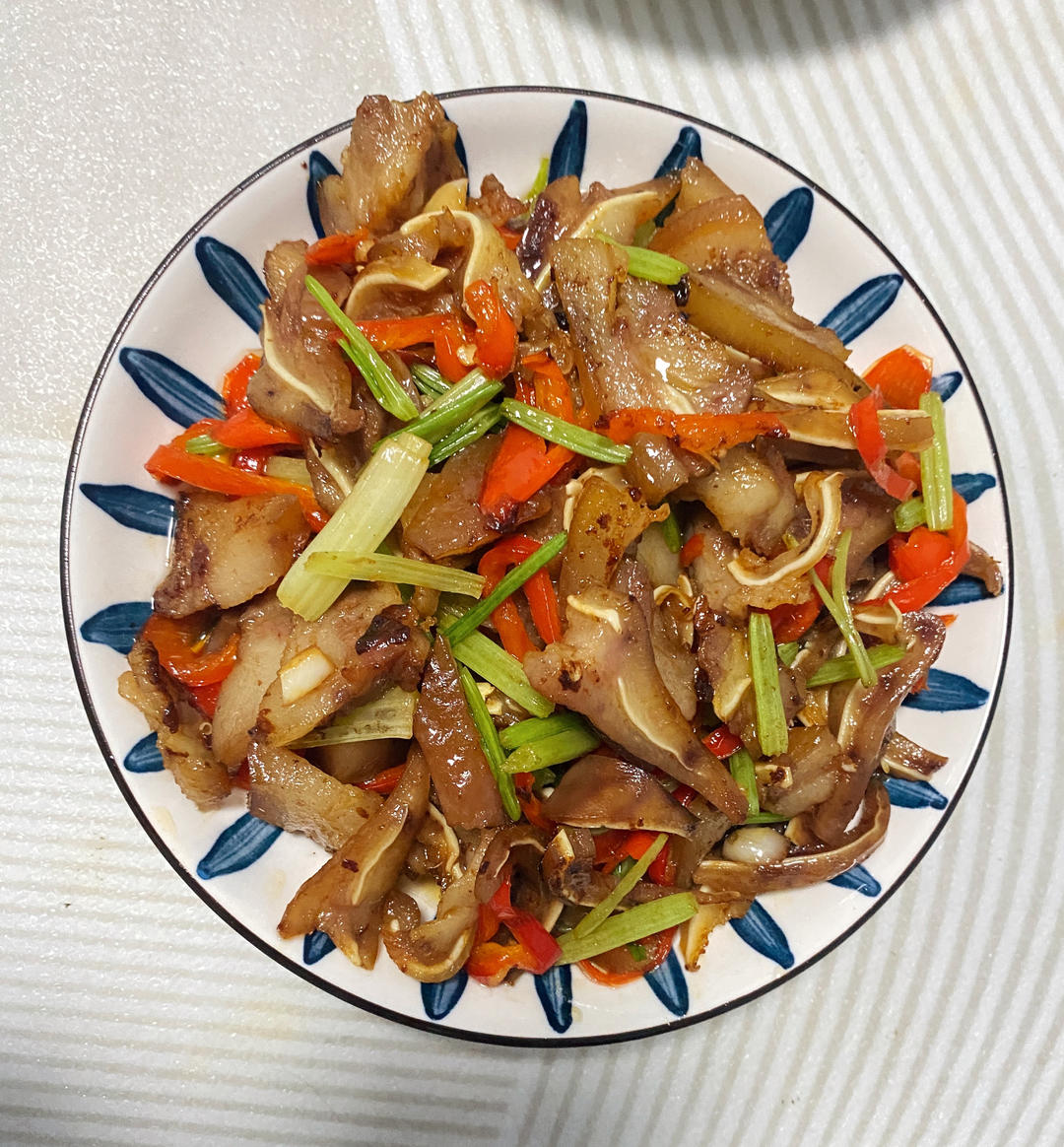 下饭家常菜：好吃到尖叫的辣椒炒猪耳~