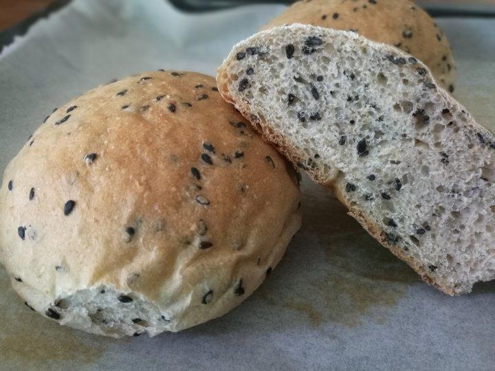 全麦核桃面包