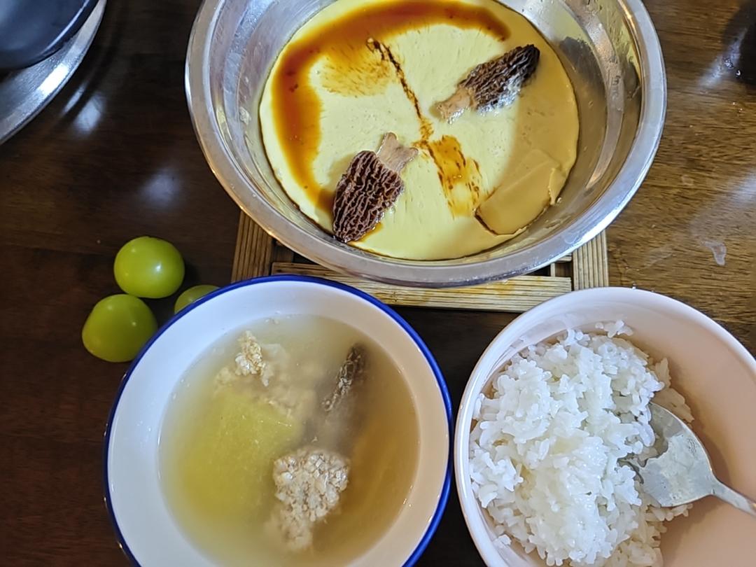 羊肚菌苹果瘦肉汤