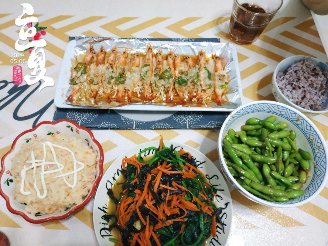 蒜蓉金针菇烤花蛤虾