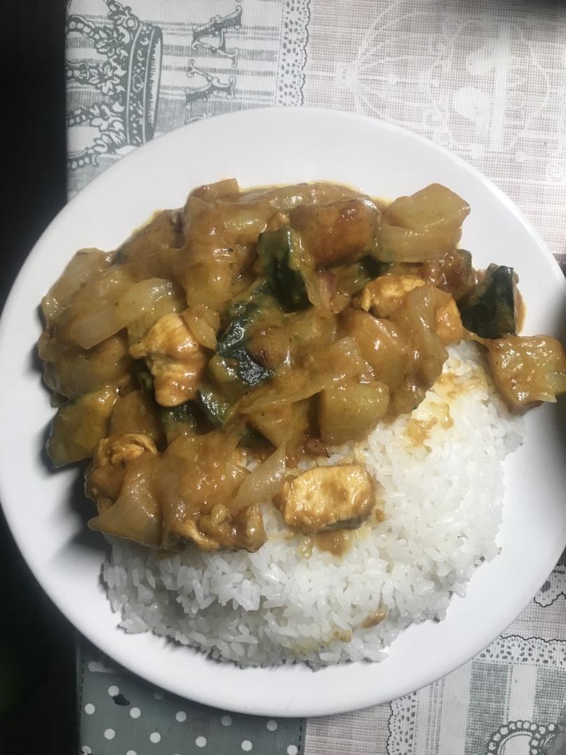 百梦多鸡肉咖喱饭