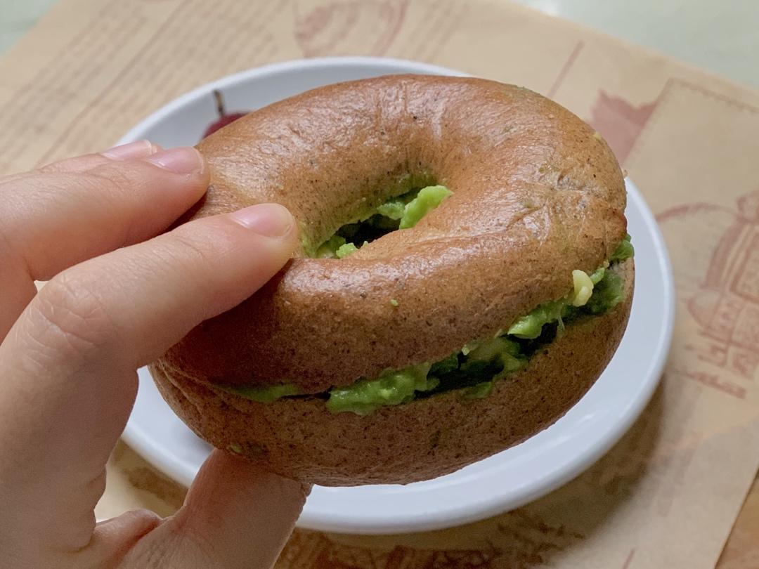 黑芝麻全麦贝果（不用揉出手套膜的快手做法）