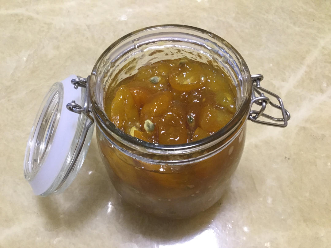 金桔酱润肺止咳化痰疗效好。金桔酱。